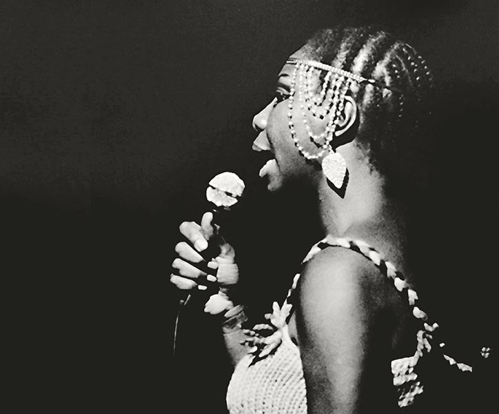 Nina Simone: joven, negra y con talento | Letras Libres